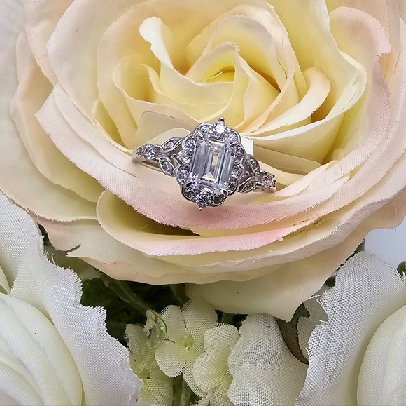 ❤️ ELLA ENG RING - Picture 6 of 6